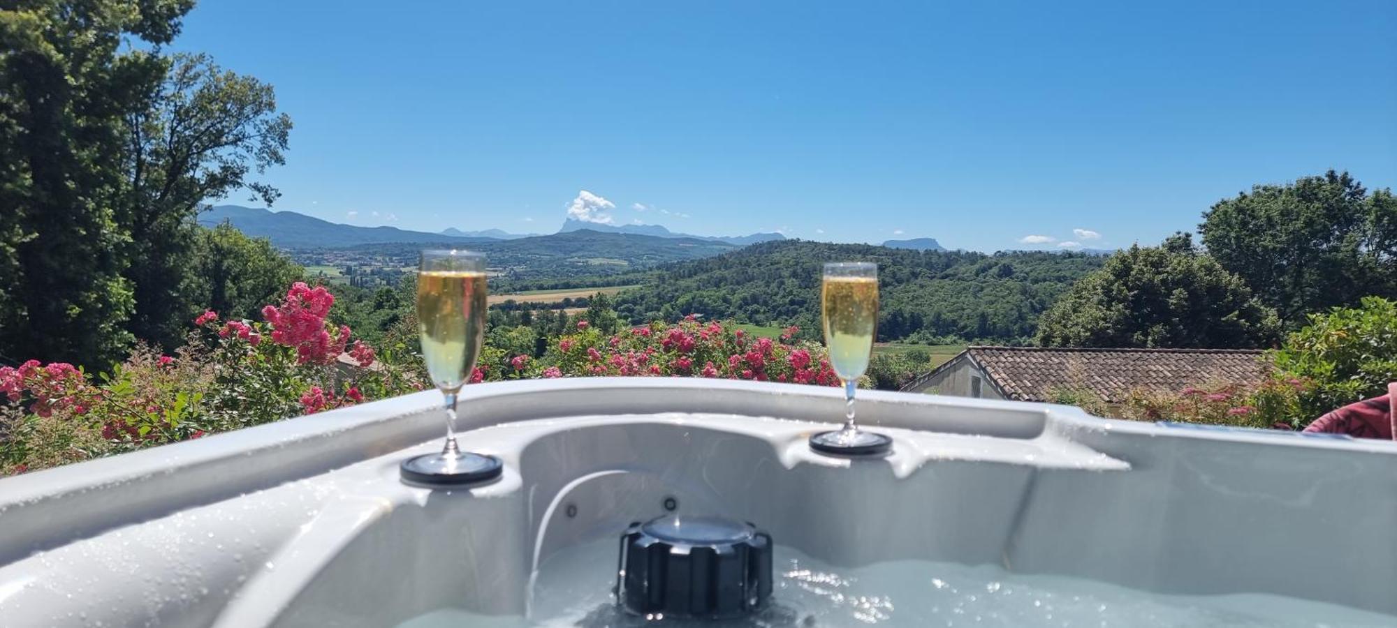 Villa Le Silence Des Bois Sejour Romantique Et Bien-Etre Étoile-sur-Rhône Exterior foto